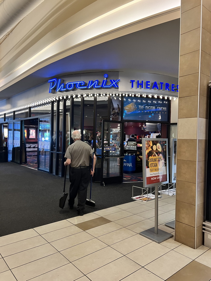 Phoenix Theatres The Mall of Monroe Monroe MI WaterWinterWonderland.